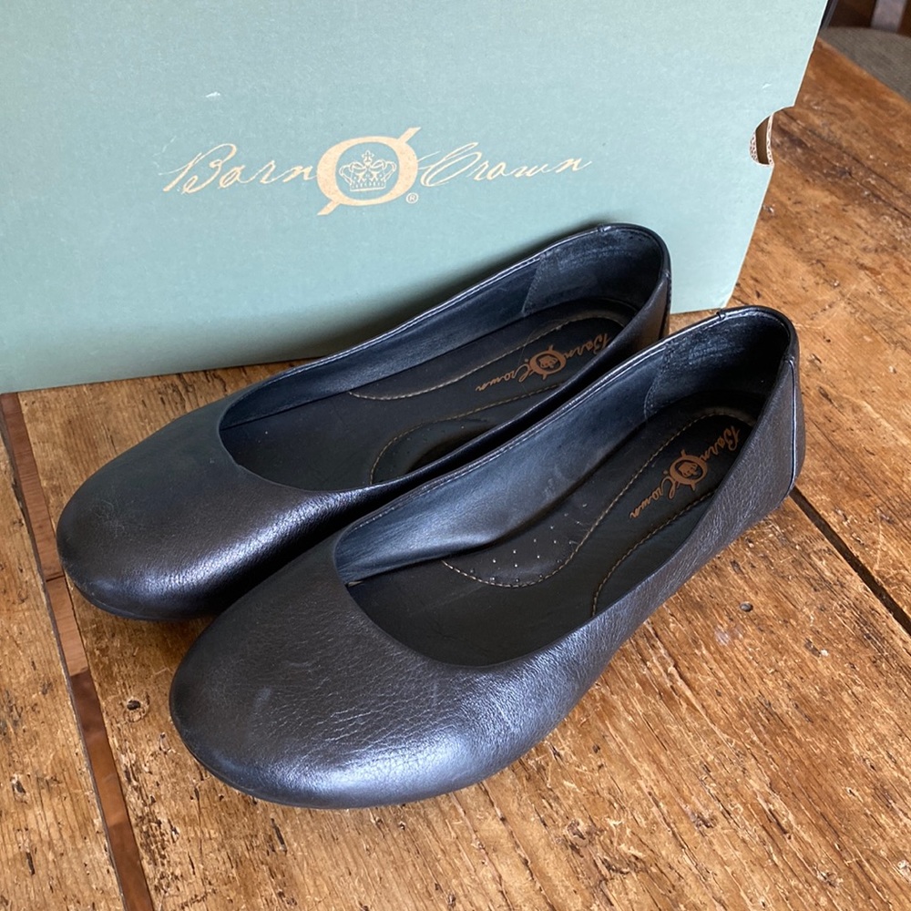 Born black flats 7.5